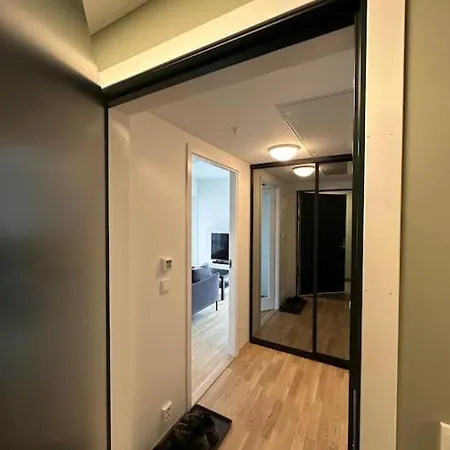 Sentral Hjorneleilighet Med Balkong Apartament