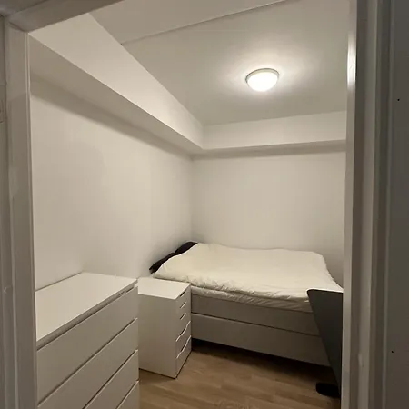 Sentral Hjorneleilighet Med Balkong *