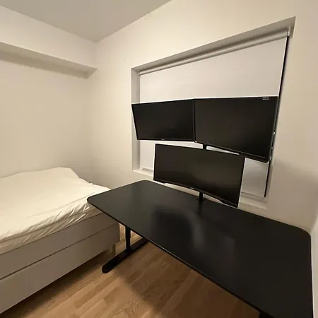 Apartament Sentral Hjorneleilighet Med Balkong